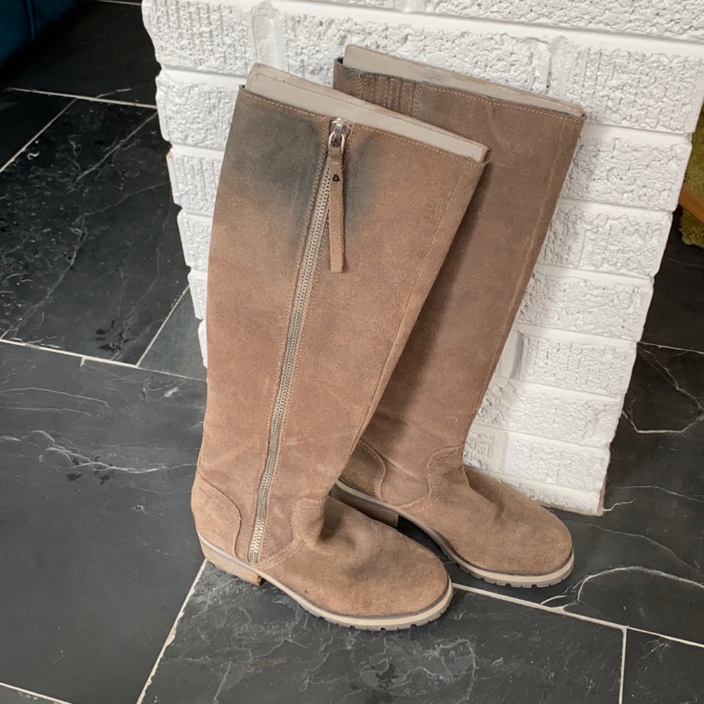Light brown suade over the knee boots